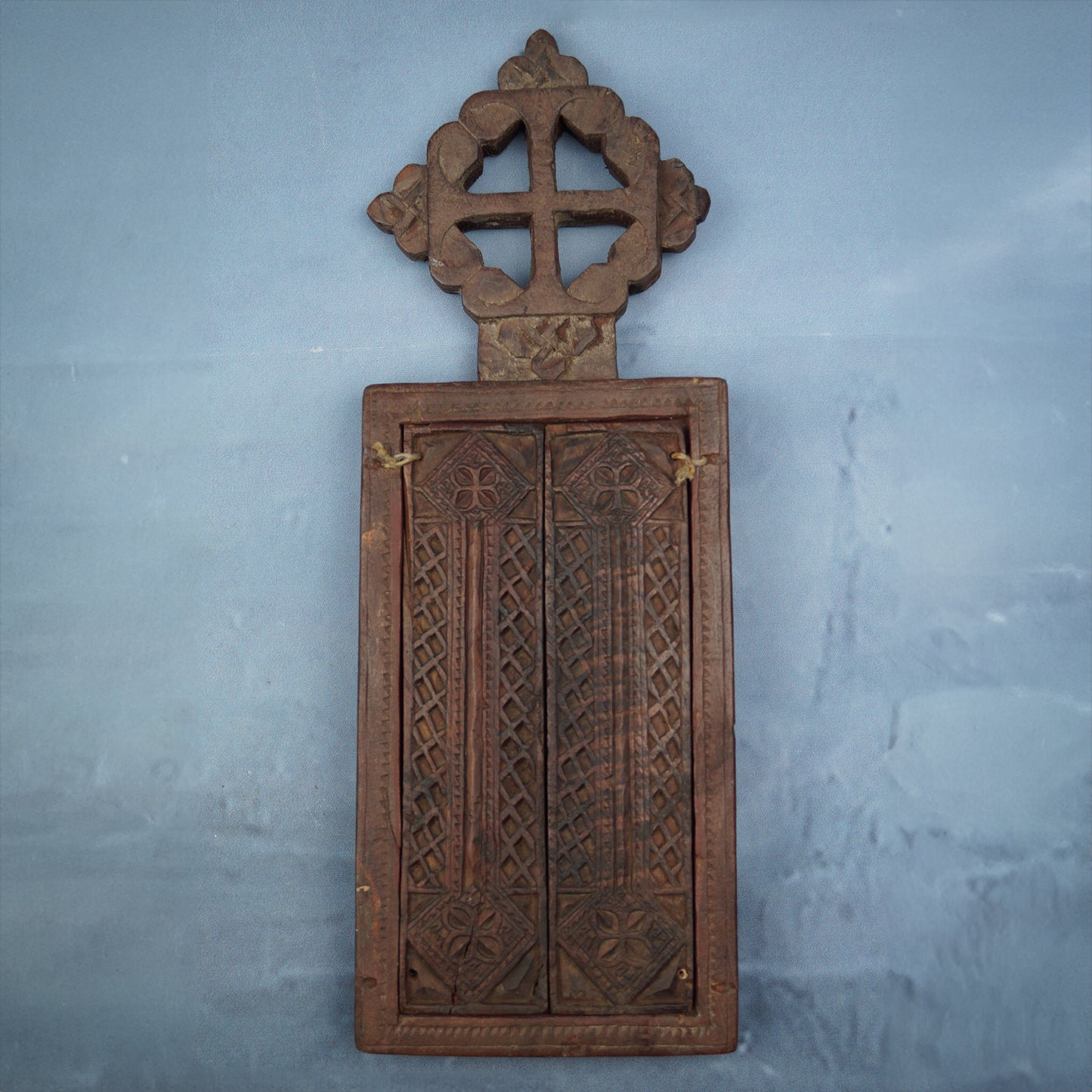 Äthiopische Holz-Ikone: Handgeschnitzt & Handbemalt